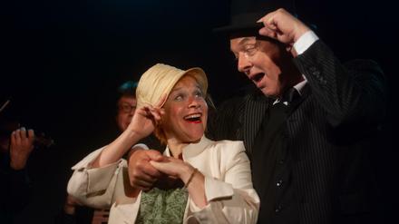 "Wenn ich sonntags in mein Kino geh'": Chanson-Nette und Henry Nandzik im Duett.