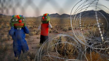 Teilnehmer des Events "Storm Area 51" mit Verkleidungen. 