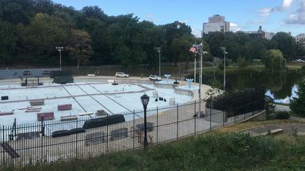 Der Norden des New Yorker Central Park mit dem Lasker Freibad, dass im Winter auch als Eislaufbahn dient. 