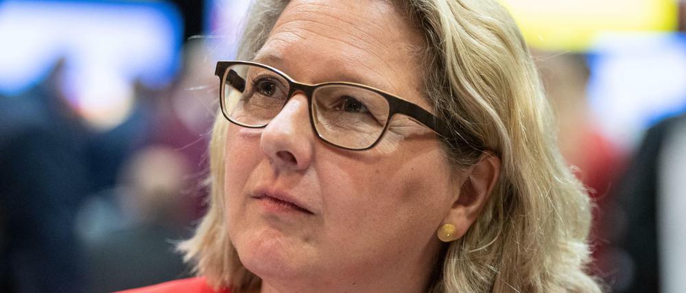 Svenja Schulze (SPD) auf dem Landesparteitag der nordrhein-westfälischen SPD teil.