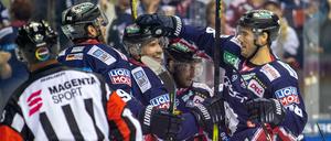 Matchwinner. Marcel Noebels erzielte das entscheidende Tor der Eisbären gegen Köln.