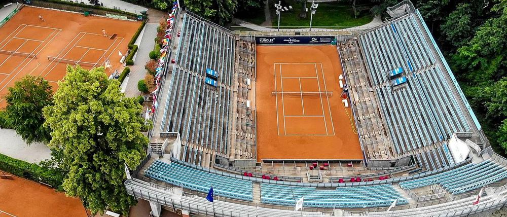Noch sieht es im Steffi-Graf-Stadion so aus, aber schon Ende September die Umbauarbeiten der Plätze beginnen. Den bekommt Rot-Weiß auch reichlich grün verpasst.