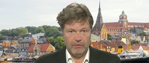 Grünen-Chef Robert Habeck erntet Spott wegen Wissenslücke zur Pendlerpauschale.