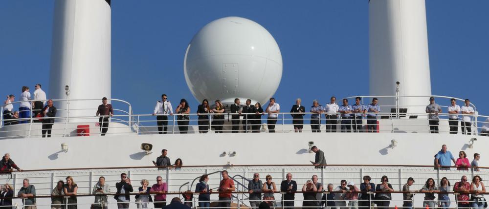 Alle an Deck bei der "Sail Away Party" in Southampton.