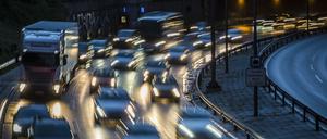 Ein C02-Preis könnte Autofahren teurer machen.