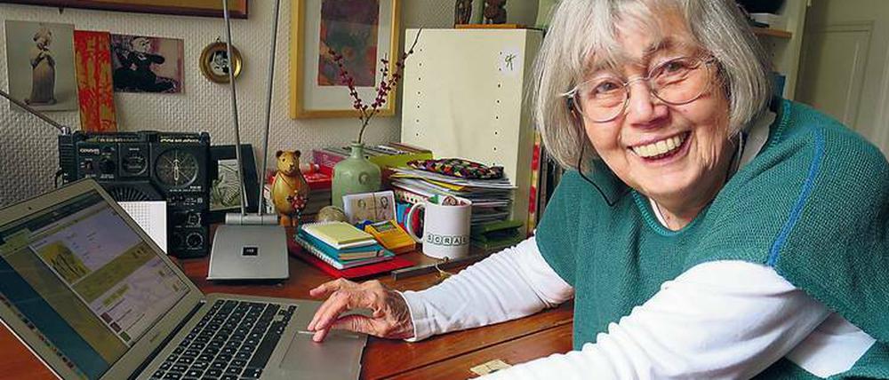 Renate Sternagel hilft, Millionen gesammelte Pflanzen in einem Online–Herbarium zu erfassen.