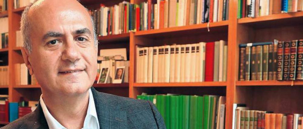 Der überzeugte Europäer Luigi Reitani, hier in seinem Arbeitszimmer, wird Berlin auch über seine vierjährige Amtszeit hinaus erhalten bleiben.