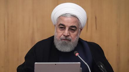Hassan Ruhani, Präsident des Iran, bei einer Kabinettssitzung leitet.