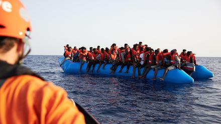 Hilfe für die Helfer: In Malta wird ab Montag über ein neue politische Lösung für gerettete Flüchtlinge verhandelt.