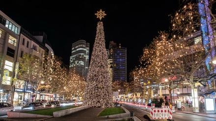 Kurfürstendamm und Tauentzienstraße werden in diesem Jahr wieder in weihnachtlicher Festbeleuchtung erstrahlen. 