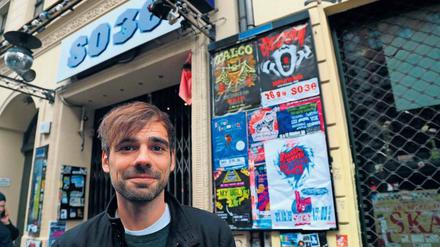 Perspektivwechsel. Normalerweise warten die Fans von Sebastian Lehmann vor dem SO 36, um ihn und die anderen Autoren der „Lesedüne“ live zu erleben. 