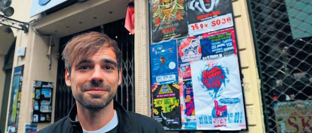 Perspektivwechsel. Normalerweise warten die Fans von Sebastian Lehmann vor dem SO 36, um ihn und die anderen Autoren der „Lesedüne“ live zu erleben. 
