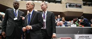 Der US-Unterhändler Peter Navarro (Mitte) beim Weltpostgipfel in Genf.
