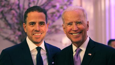 Joe Biden (rechts) und sein Sohn Hunter im Jahr 2016.