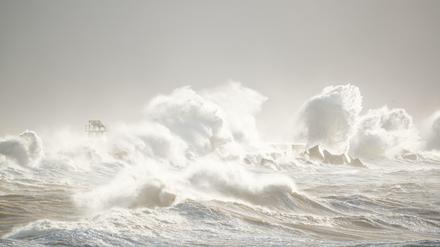 Die Nordsee vor dem Strand von Helgoland.