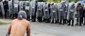 Protest gegen die Ermordung der 43 Studenten in Iguala