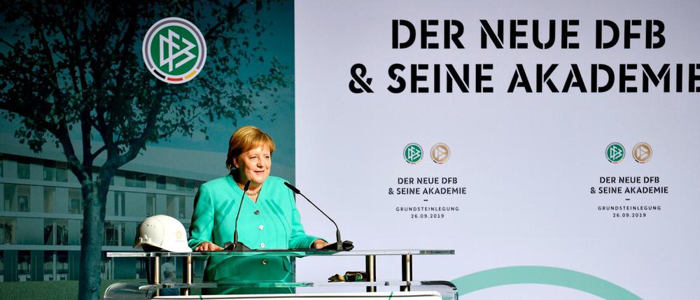 Angela Merkel kam am Donnerstag zur Grundsteinlegung der DFB-Akademie nach Frankfurt. 