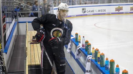 Schon wieder Europa. Dylan Strome von den Blackhawks war erst im Mai in der Slowakei, da hat er mit Kanada das WM-Finale gegen Finnland verloren. 