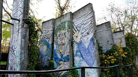 Zeitspuren. Teile der Mauer in der Gedenkstätte an der Bernauer Straße.