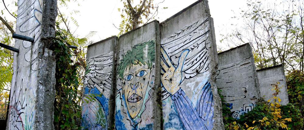 Zeitspuren. Teile der Mauer in der Gedenkstätte an der Bernauer Straße.