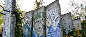 Zeitspuren. Teile der Mauer in der Gedenkstätte an der Bernauer Straße.