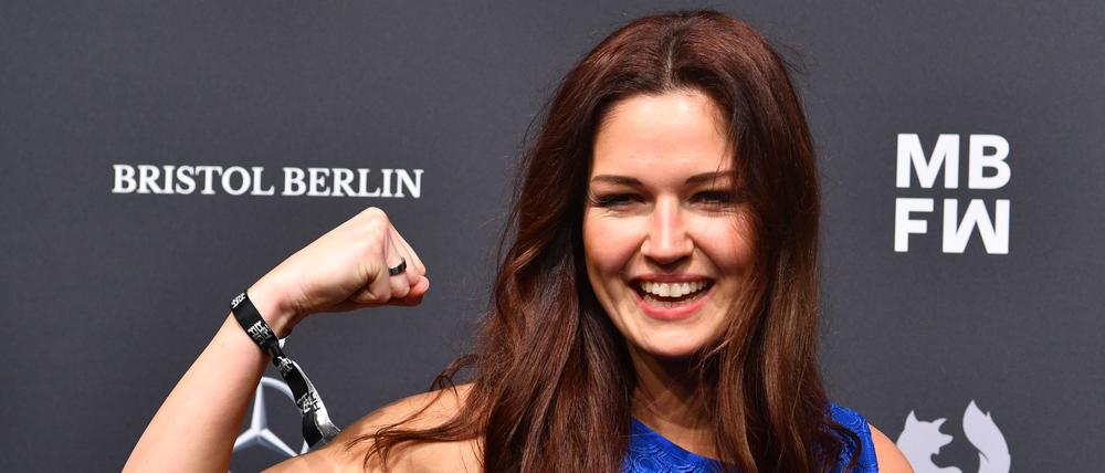 Stark auf vielen Bühnen. Kickboxerin Marie Lang, im Nebenberuf Model, auf der Fashion Week in Berlin.