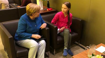 Bundeskanzlerin Angela Merkel sprach am Rande des UN-Klimagipfels in New York mit der schwedischen Klima-Aktivistin Greta Thunberg. 