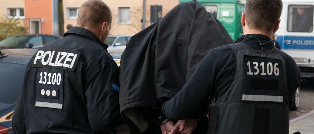 Mehrere Berliner Behörden wollen den Kampf gegen kriminelle Clan-Mitglieder gemeinsam aufnehmen.