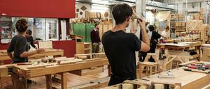 Blicke hinter die Kulissen in den Werkstätten von Bühnenservice Berlin, Deutschlands größtem Theaterausrüster.