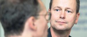 Seit drei Jahren Koalitionspartner: Kultursenator Klaus Lederer im Gespräch mit dem Regierenden Bürgermeister Michael Müller (vorn).