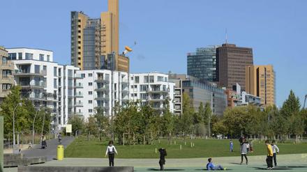 Neubauten am Berliner Gleisdreieckpark