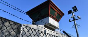 Ein 52-Jähriger hat versucht, aus der JVA Tegel zu flüchten. Er wurde jedoch gefasst.
