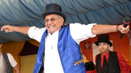 Auf dem Oktoberfest gibt es auch leisere Schausteller mit langer Geschichte. Manfred Schauer vom Varieté „Beim Schichtl“ ist einer davon.