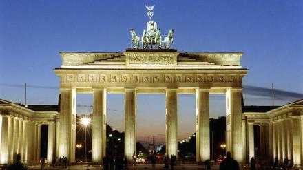 Die Deutsche Einheit wird rund um das Brandenbruger Tor zelebriert.