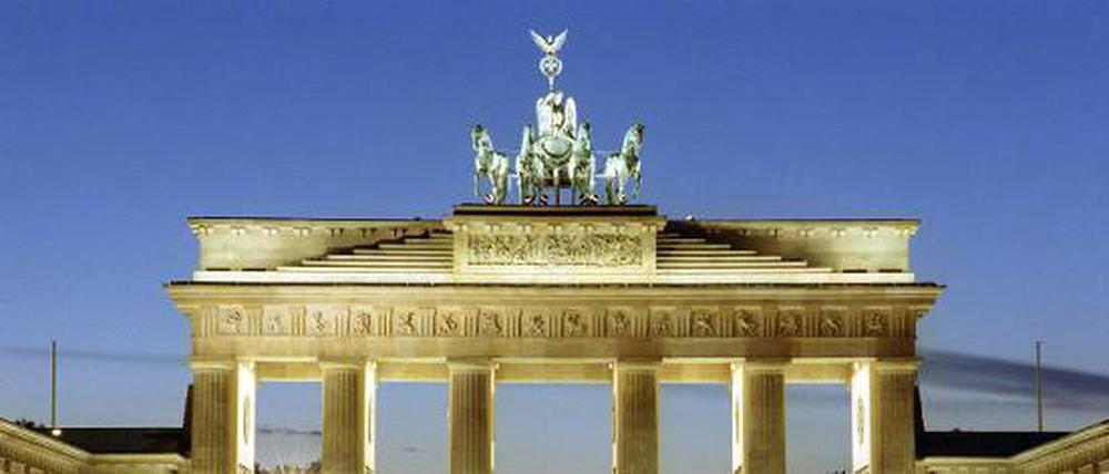 Die Deutsche Einheit wird rund um das Brandenbruger Tor zelebriert.
