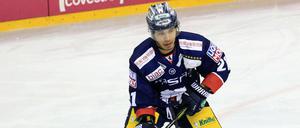 Kalifonier in Berlin. Eisbären-Stürmer Austin Ortega.