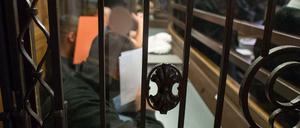 Den angeklagten Rockern wird vorgeworfen, an dem Mord an einem 26-Jährigen in einem Wettbüro beteiligt gewesen zu sein.