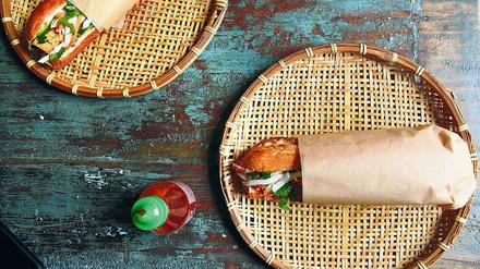 Hier gibt es nur zwei Gerichte: Banh Mi mit Schweinebauch und Banh Mi mit Tofu