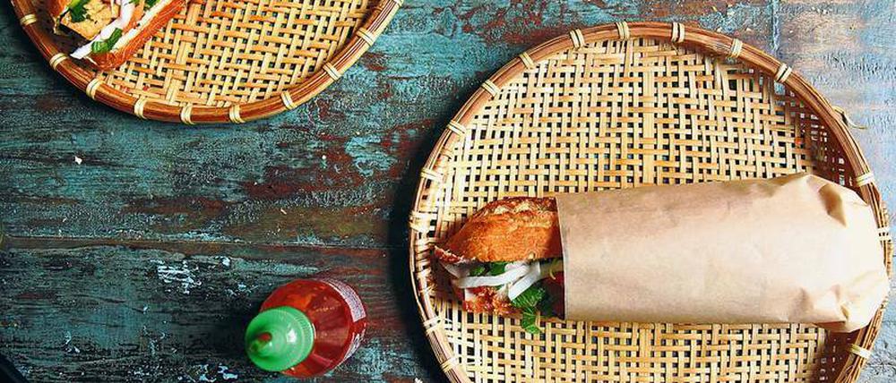 Hier gibt es nur zwei Gerichte: Banh Mi mit Schweinebauch und Banh Mi mit Tofu