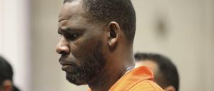 Der 52-jährige US-Sänger R. Kelly sitzt in Haft.