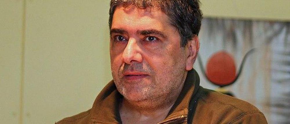Der Autor Jovan Nikolic bei einer Schullesung in Köln. 