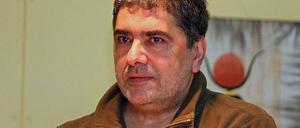 Der Autor Jovan Nikolic bei einer Schullesung in Köln. 