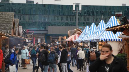 Budenzauber und Shoppingcenter-Architektur: Der Alexanderplatz ist ein Beispiel für unkoordinierte Stadtplanung.