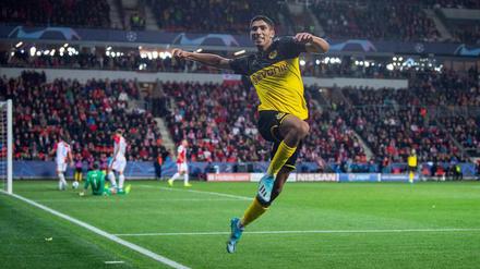 Fast so hoch wie Bayerns Serge Gnabry. Achraf Hakimi war der entscheidende Mann für Dortmund in Prag.