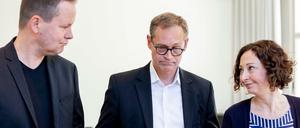 Klaus Lederer (Die Linke, l), Kultursenator von Berlin, Michael Müller (SPD), Regierender Bürgermeister und Ramona Pop (Bündnis 90/Die Grünen Berlin), Wirtschaftssenatorin.