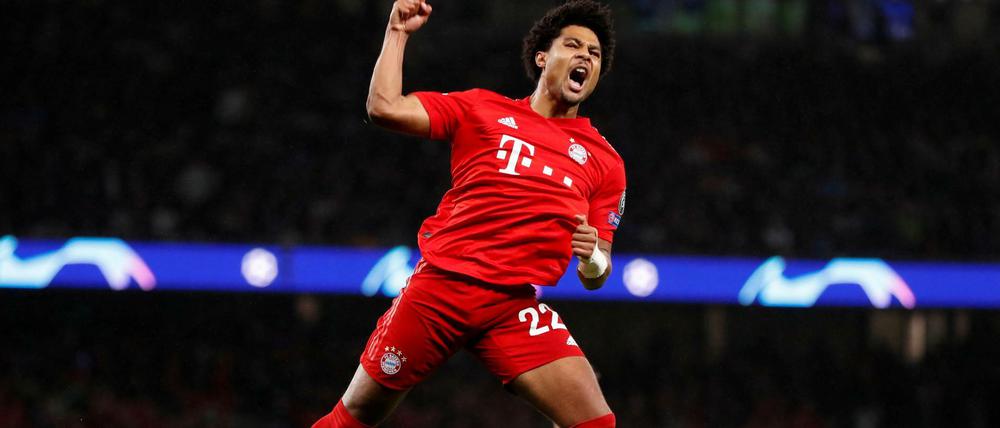 Zum Abheben. Serge Gnabry feiert sein drittes Tor, später legte der Bayern-Profi noch einmal nach.