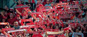 Ganz schön voll hier. Auch auswärts ist im Block des 1. FC Union in der Bundesliga kaum noch Platz.