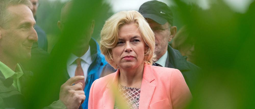 Umringt von Interessensvertretern: Julia Klöckner. 