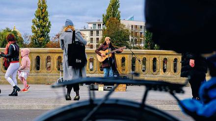 Mit Gefühl. Ob auf der Straße, in Konzerthallen oder Musikschulen – Berlin ist voller Musik. Das Foto wurde für den Wettbewerb im vergangenen Jahr eingereicht. 