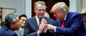US-Präsident Donald Trump nach der Unterzeichnung des Handelsvertrages im Weißen Haus. 
